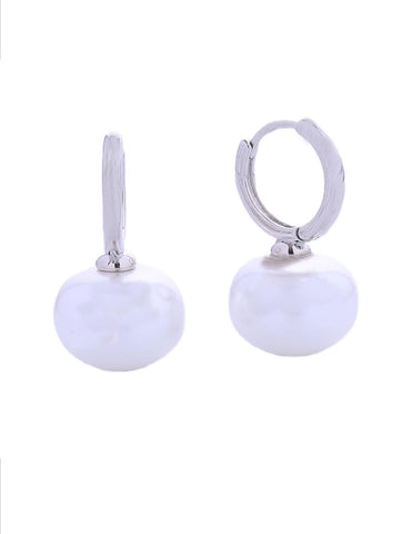 AKA Gold Dipped Cangling Pearl Huggie Earrings (White Gold)